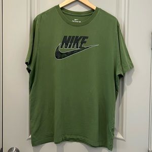 Nike The Nike Tee with Camo Swoosh
